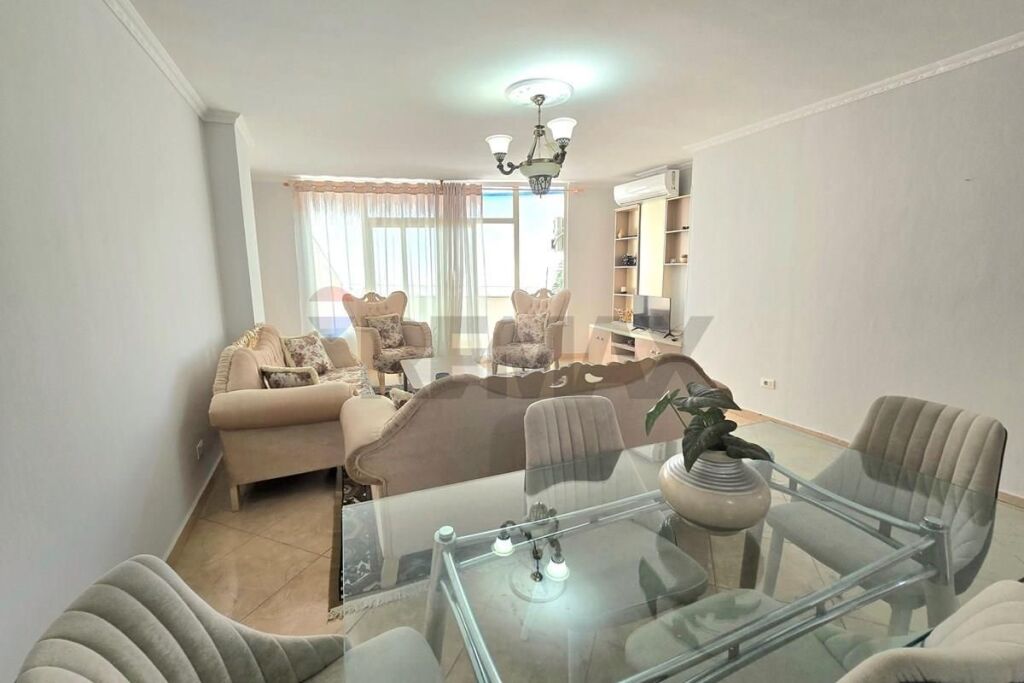 APARTAMENT 2+1 PER QIRA PRANE AMBASADES AMERIKANE !