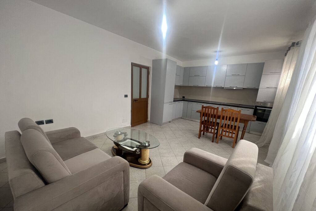 Affitto | Apartament 1 + 1 | Yzberisht | 400 €/mese