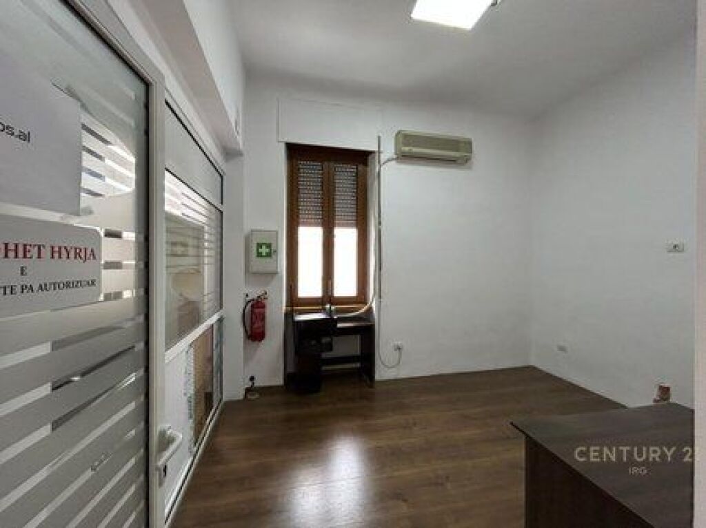  AMBIENT ZYRE PER QERA NE BLLOK