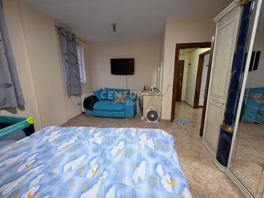 Shitet Duplex ne Golem Prane Detit !