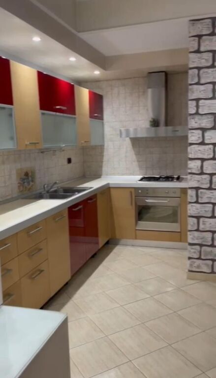 Affitto | Apartament 2 + 1 | Rruga e Kavajës | 600 €/mese
