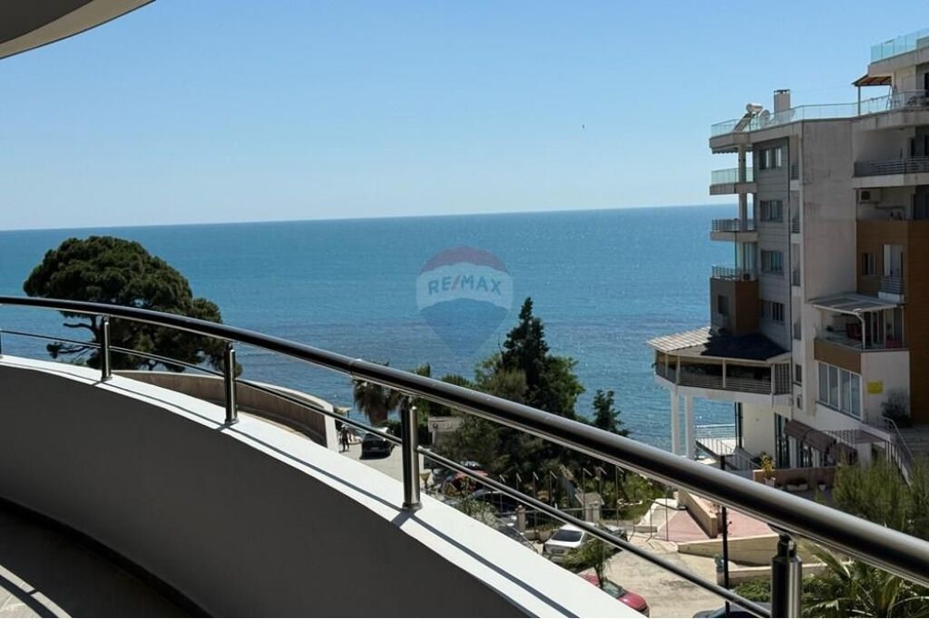 Shitet Apartament Luksoz ne White Hill