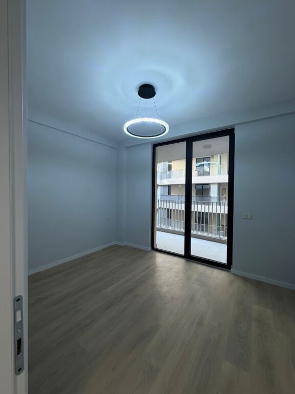 Qera | Ambjent Biznesi | Rruga Mine Peza, Golden Tower Residence| 800 €/muaj.