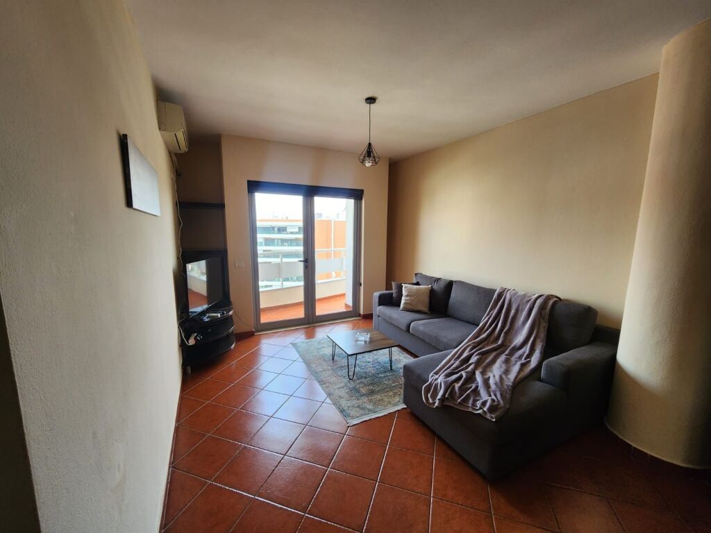 Appartamento 1+1+1 Balcone In Affitto