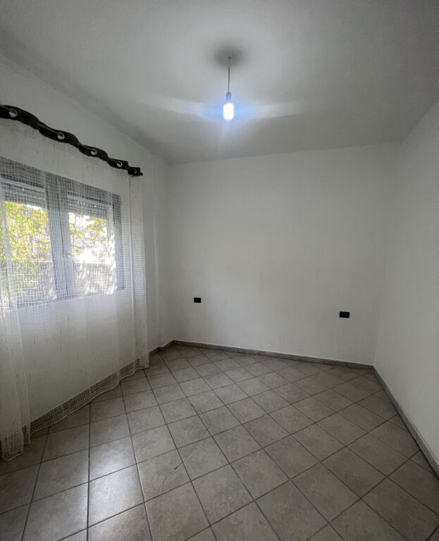 Affitto | Apartament 1 + 1 | Yzberisht | 400 €/mese