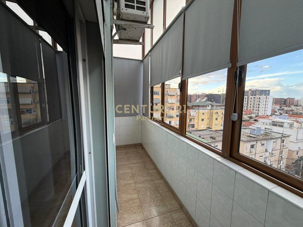 VENDIAMO APPARTAMENTO 2+1 IN VIA KAVAJES!

