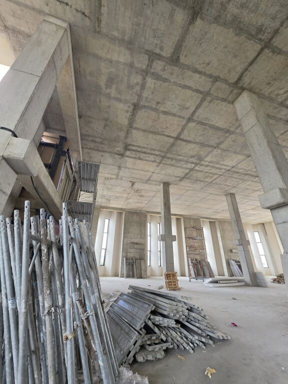 si affitta edificio, negozi sull'autostrada Tirana-Durres
