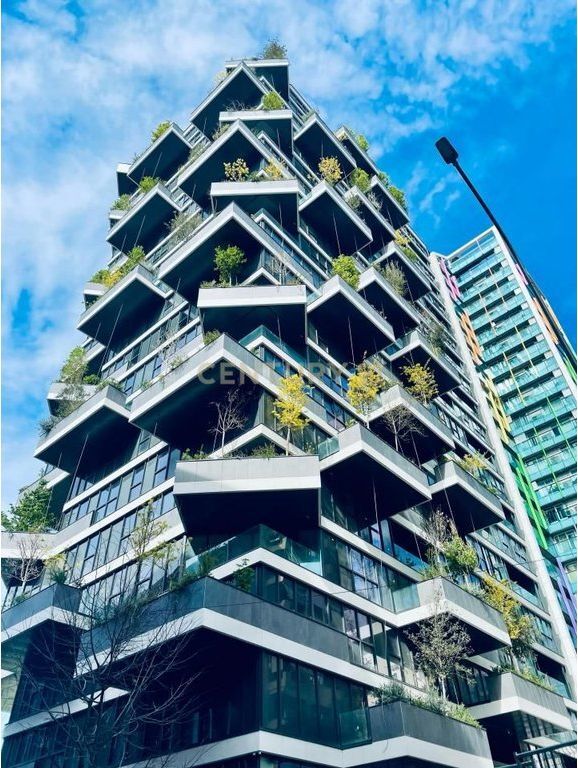 Ambiente Premium nel Vertical Forest Tirana – 474,61m² | Piano 1 | Facciata con Visibilità