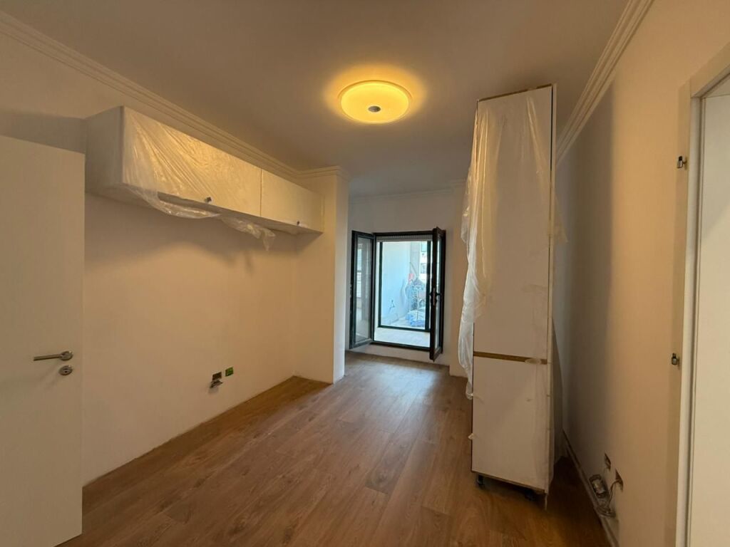 Shitet Apartament 2+1+Post Parkimi, Ngjitur me Deliorgji, Rr. E Kavajës, Tirane
