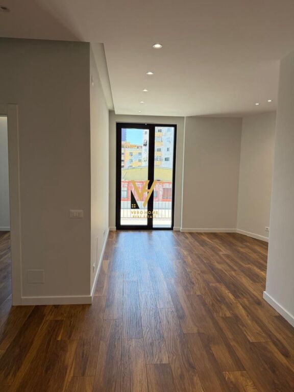 OFFICE 100 M2 FOR RENT AT THE MUNICIPALITY OF PARIS 1,500 EURO
