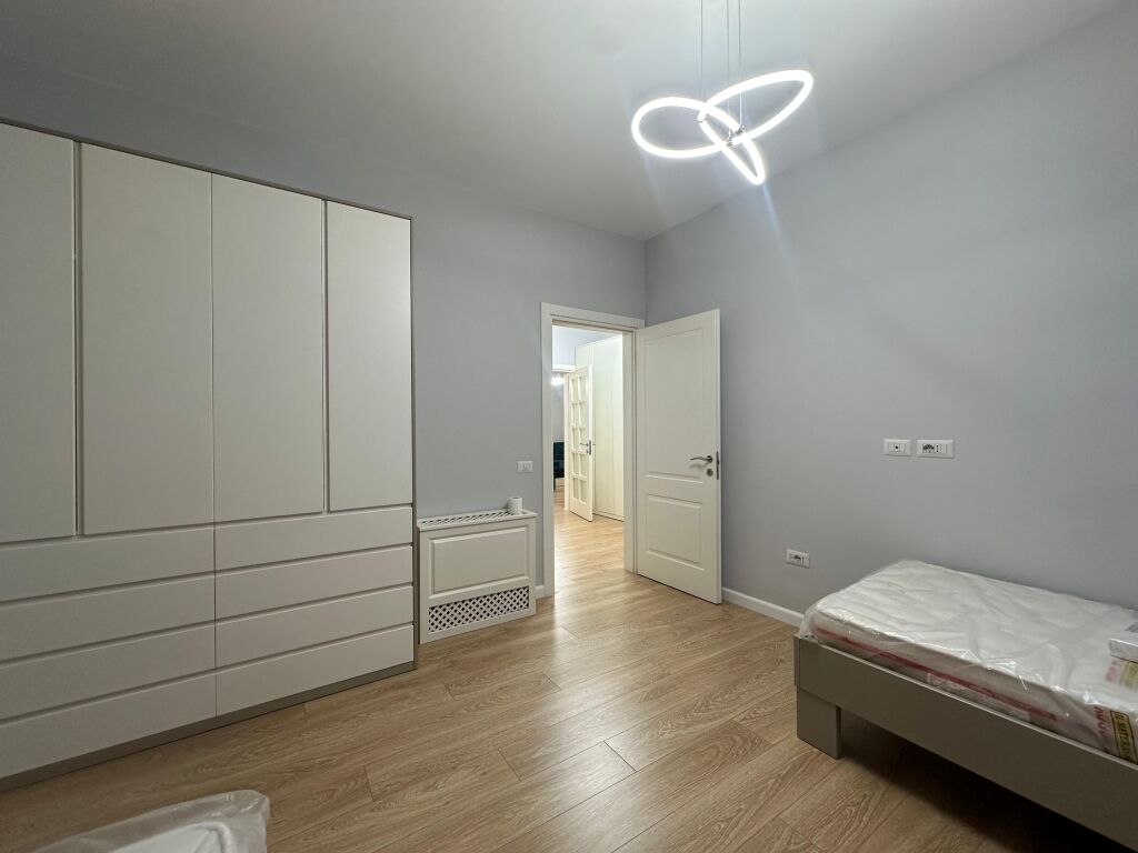 Qera Apartament 2+1+2+Parkim,Perballe Lake View.