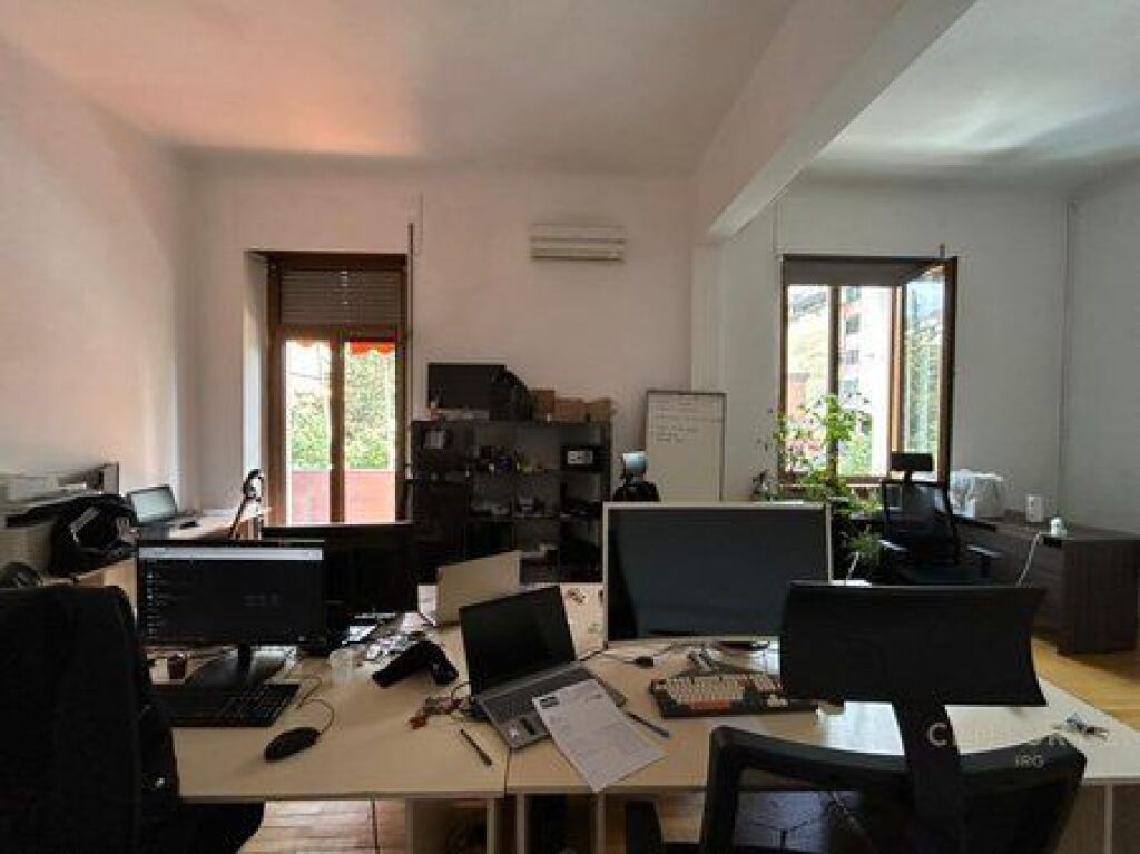  AMBIENT ZYRE PER QERA NE BLLOK
