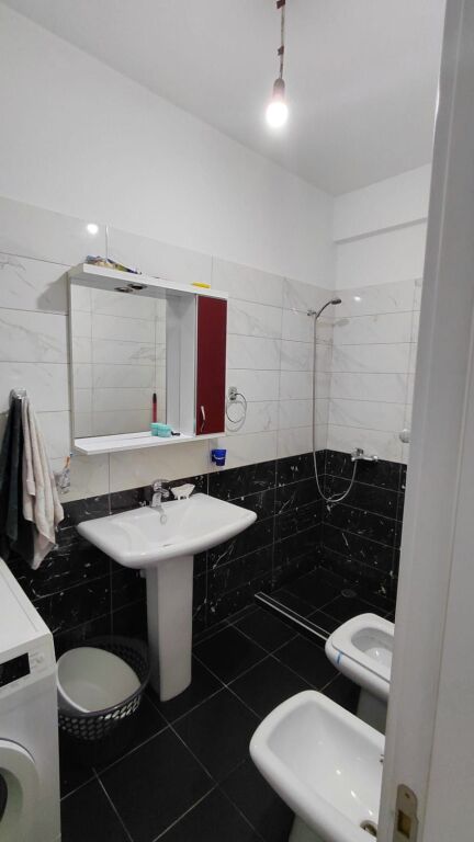 Jepet me qera apartament 1+1 i mobiluar tek Kompleksi Golden Park
