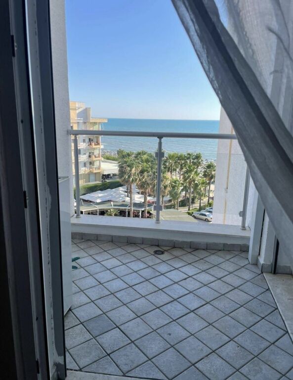 Shitet Apartament me Pamje Deti &amp; Pishinë – Shkembi i Kavajes