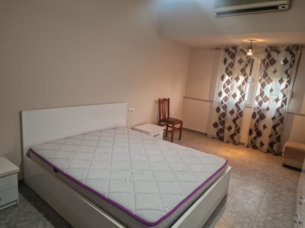 Appartamento 2+1 in affitto in Via Durazzo