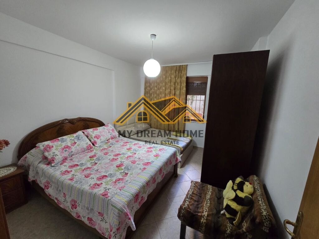 SHITET APARTAMENT 1+1 ME OBORR – SHKËMBI I KAVAJËS,VIJE E DYTE ME DETIN