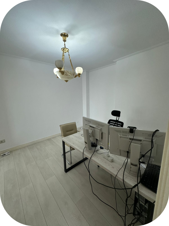 FOR RENT | OFFICE IN BLLOK