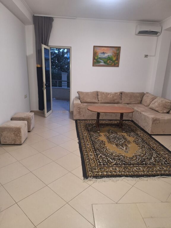 Qera | Shtëpi private 2 + 1 | Vilat Amerikane | 450 €/muaj