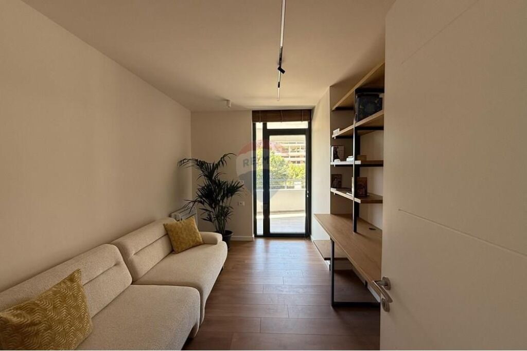 Shitet Apartament Luksoz ne White Hill