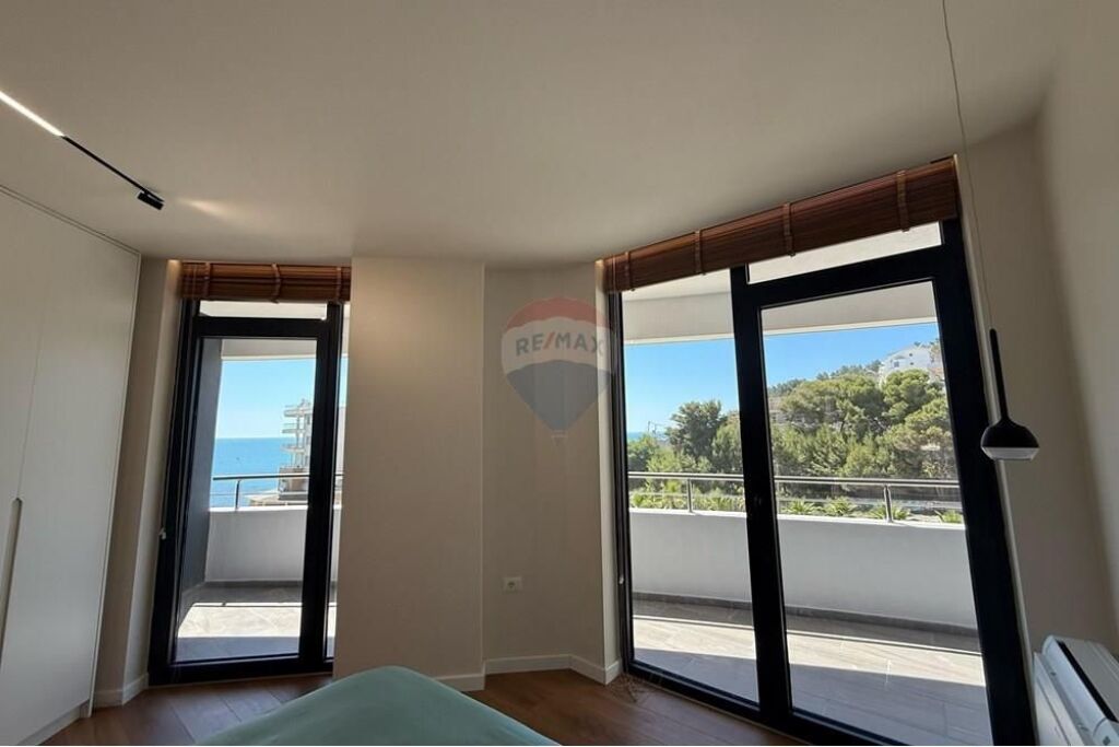 Shitet Apartament Luksoz ne White Hill