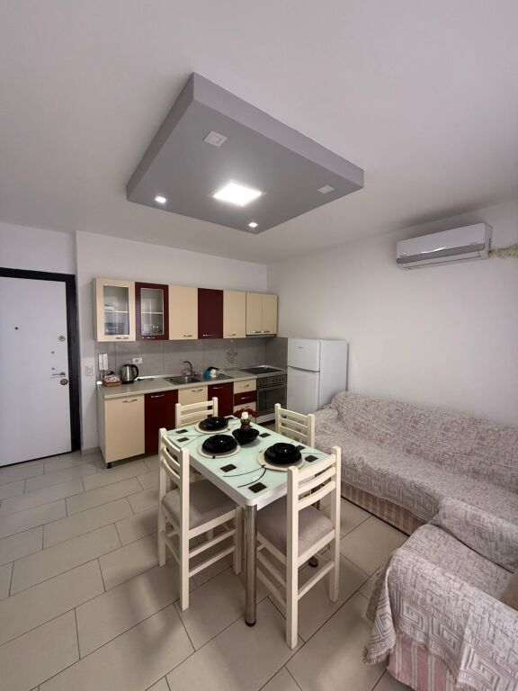 Apartament 1+1 me qera në Stacionin e Parë të Plazhit