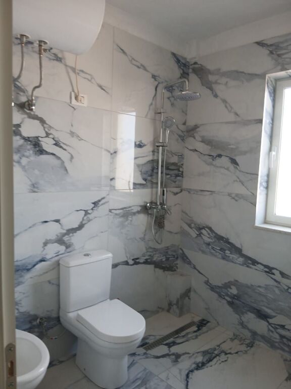 Apartament 1+1 me qira – Medrese !