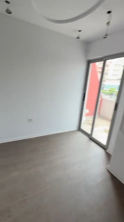 Apartment for sale in Komuna e Parisit