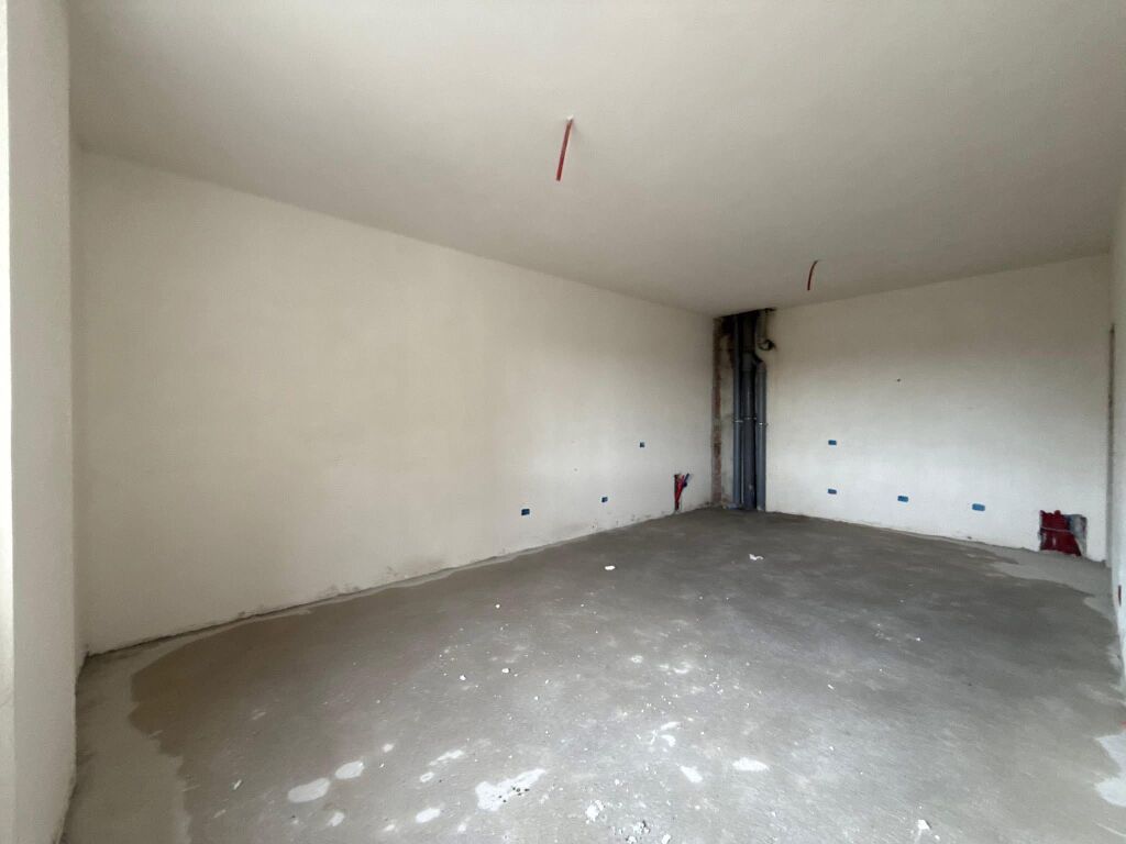 Shitet apartament 3+1+2