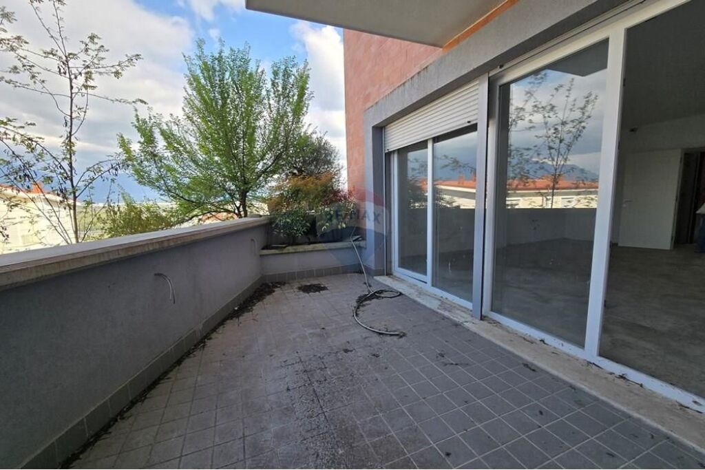 Duplex for sale at the Botanical Garden