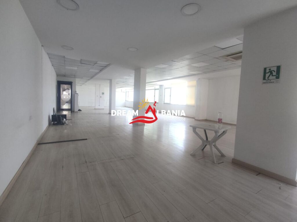 Business premises for rent in the Blloku area near Selman Stermasi Stadium (ID 42611545)