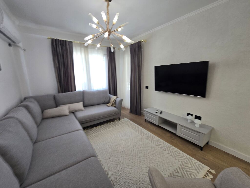 Apartamente 1+1 Ne Shitje, Astir