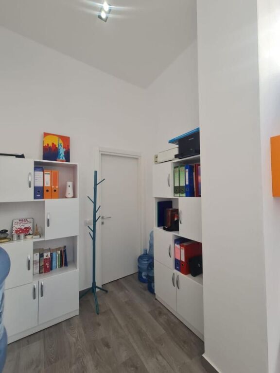 AMBIENT KOMERCIAL ME QIRA, FIORI DI BOSKO