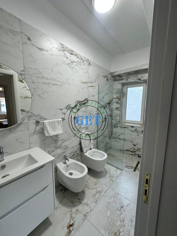 🏡 Shitet Apartament 2+1 në Durrës – Pranë Markatës së Fruta-Perimeve
