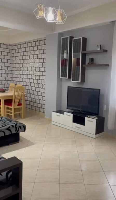 Affitto | Apartament 2 + 1 | Rruga e Kavajës | 600 €/mese