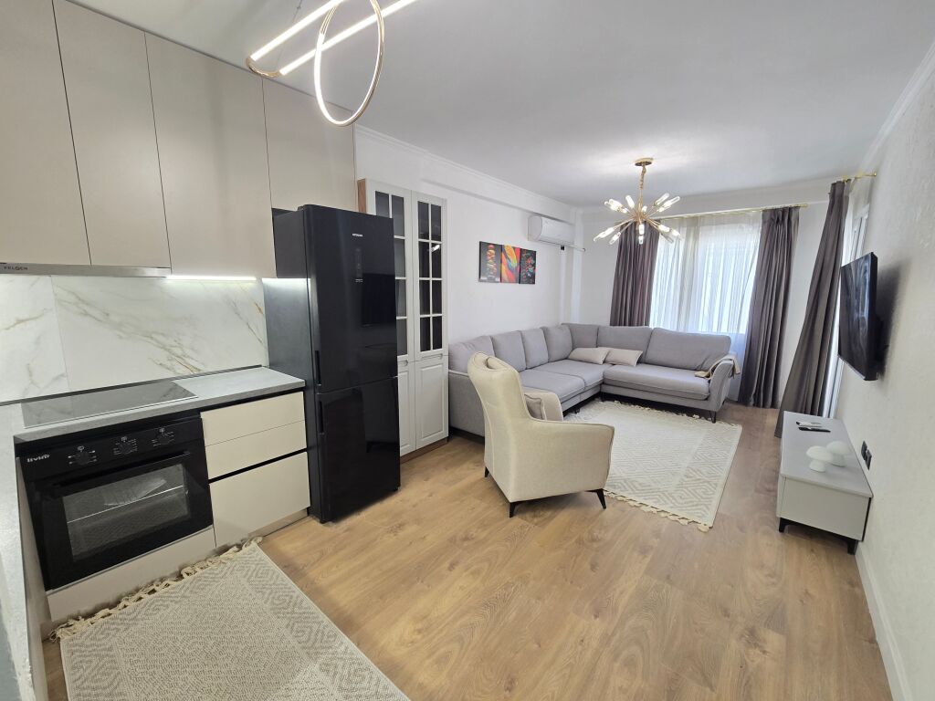 Apartamente 1+1 Ne Shitje, Astir
