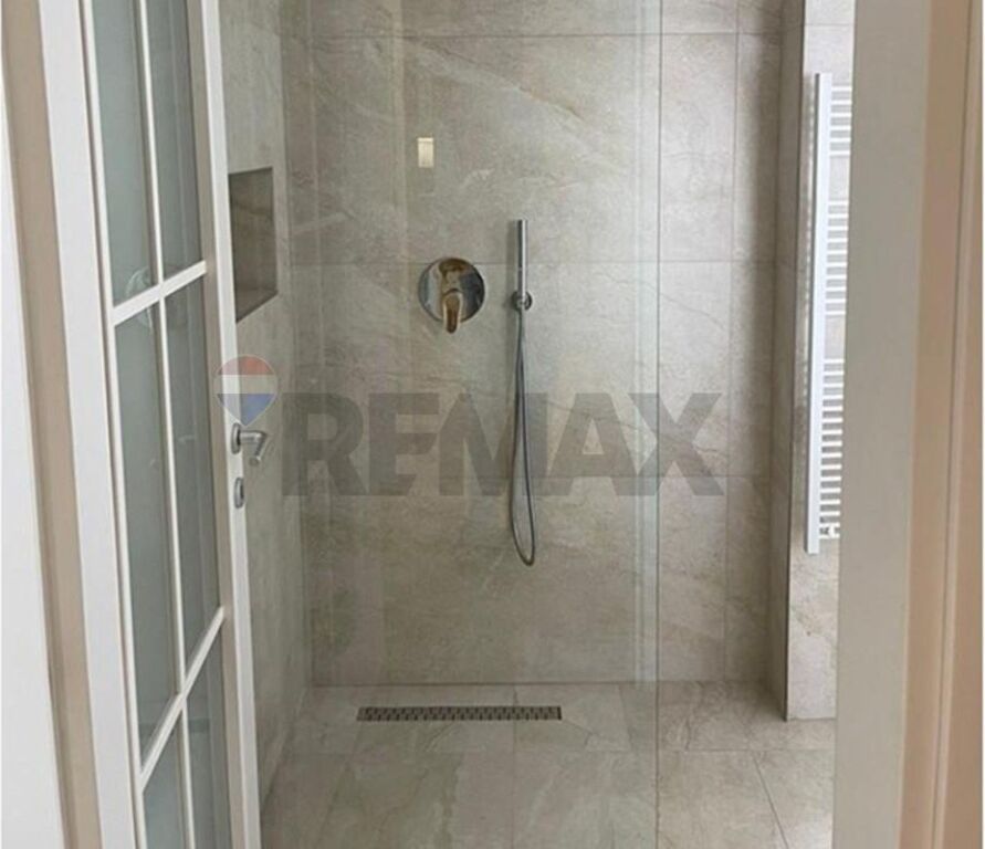 Apartament - Për Qira - Ambasada Amerikane, Tiranë