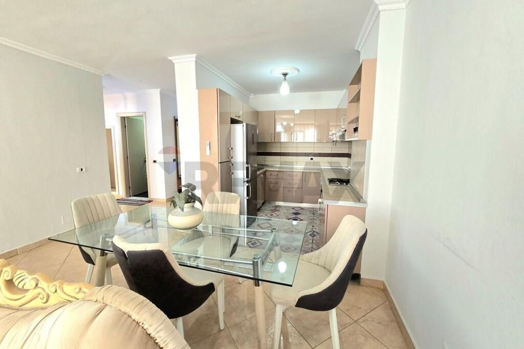 APARTAMENT 2+1 PER QIRA PRANE AMBASADES AMERIKANE !