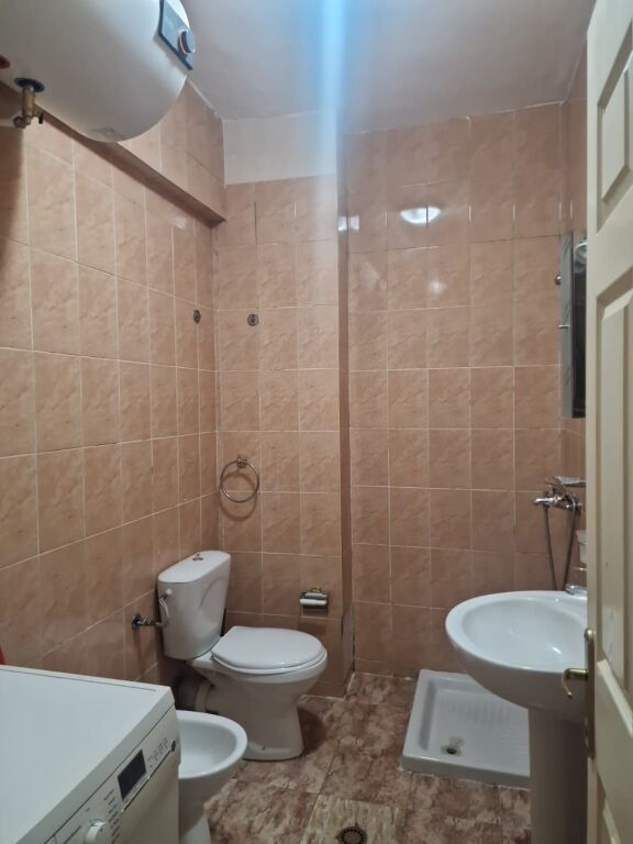 Apartament 2+1 per qira te Zogu Zi, rruga Dritan Hoxha