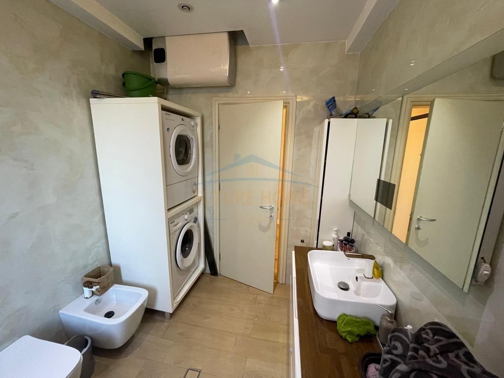 Tirane, apartment 2+1 for sale, 2nd floor, 150 m² 260,000 € . Empire62210