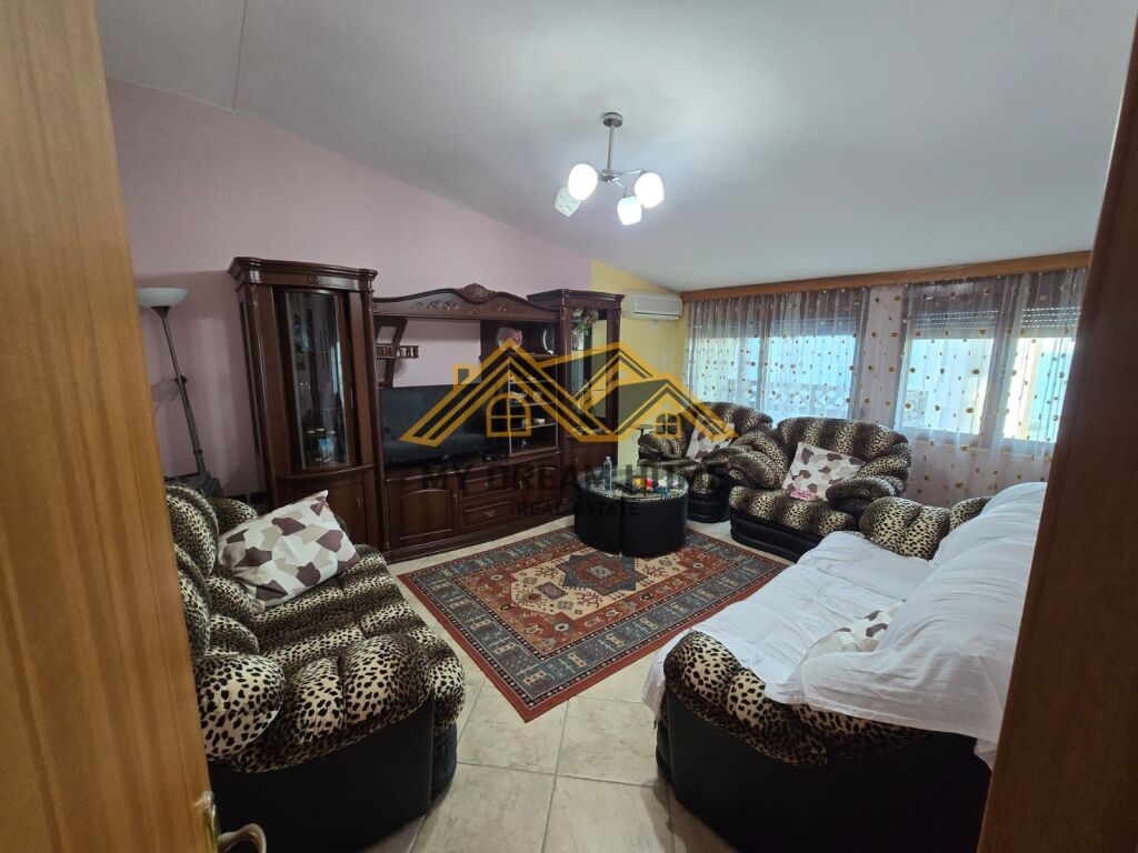 SHITEN 2 APARTAMENTE 1+1 , 20 m larg detit , SHKEMBI KAVAJE ME PAMJE DETI