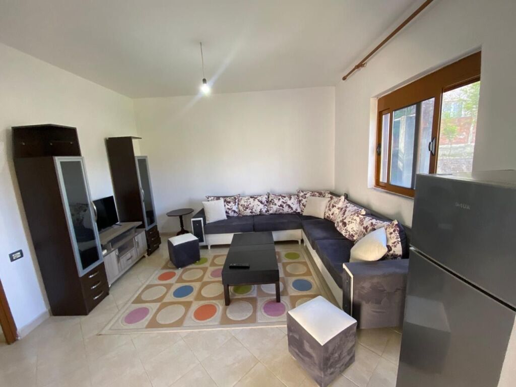 🏠 Jepet Apartament 1+1 me Qera te Mangalem 21, Ali Dem, Tirane