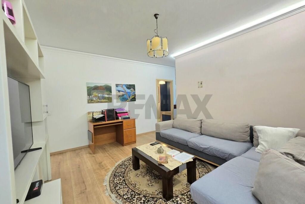 Apartament 3+1+2 per qira te Shallvaret