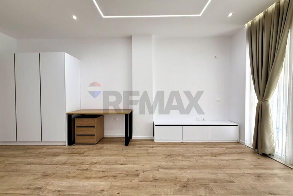 Modern apartment near the Zoo!