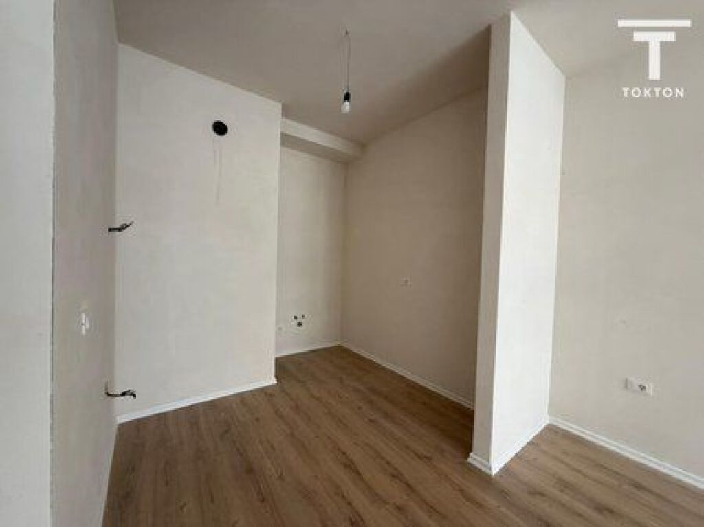 SHITET, APARTAMENT 3+1+2, KOMUNA E PARISIT, TIRANË