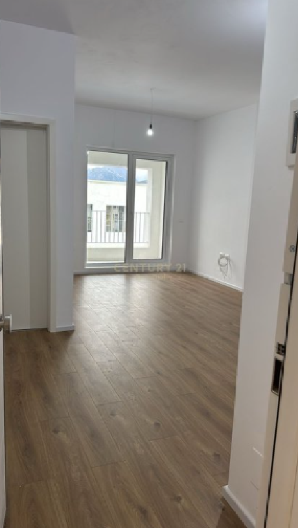 APARTAMENT 1+1 PER QIRA NE ASTIR