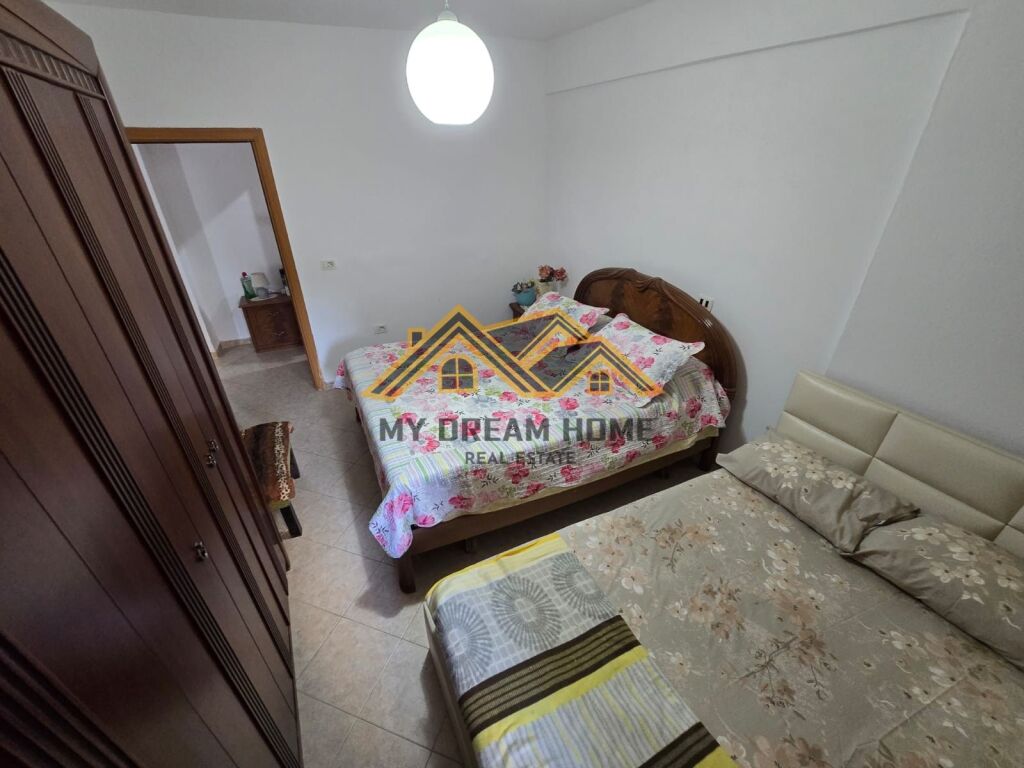 SHITET APARTAMENT 1+1 ME OBORR – SHKËMBI I KAVAJËS,VIJE E DYTE ME DETIN