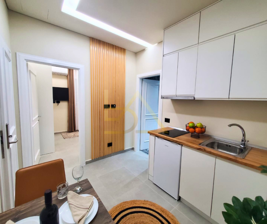 Shiten 3 Apartamente + 1 Zyrë – Durrës, Plazhi Iliria, Lagjja 13