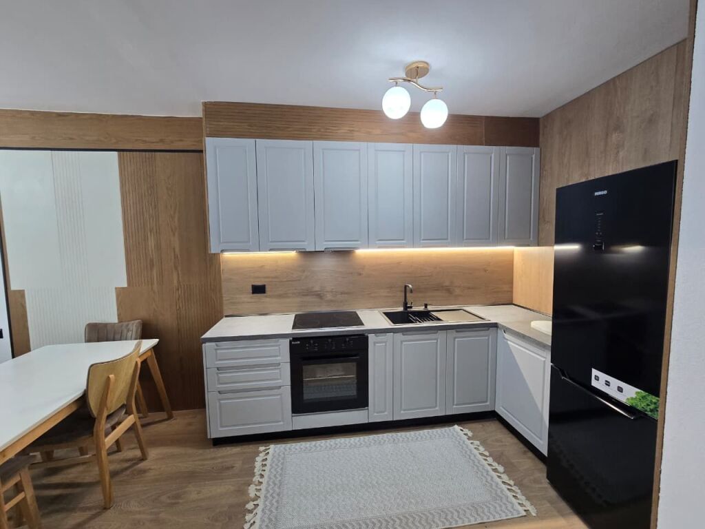 🏡 Shitet Apartament 1+1 📍Rruga Sokrat Miho, Astir