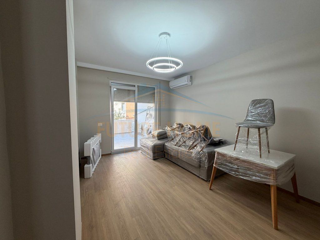 Jap me qera apartament 1+1pranë Kopshti Zoologjik, Tiranë.