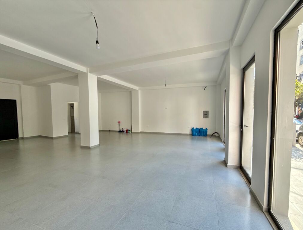 Business unit for sale Near 21 December